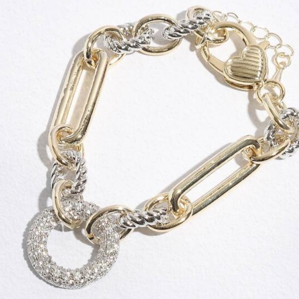 Multi-Toned Chunky Bracelet With Pave Circle 6.75